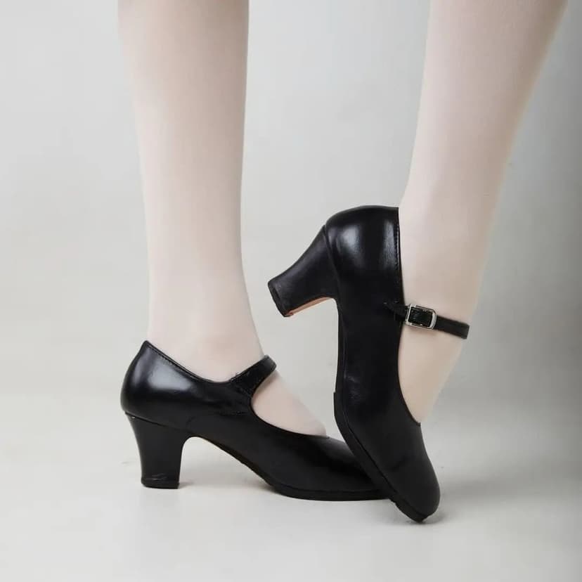 ZAPATOS DE CARÁCTER